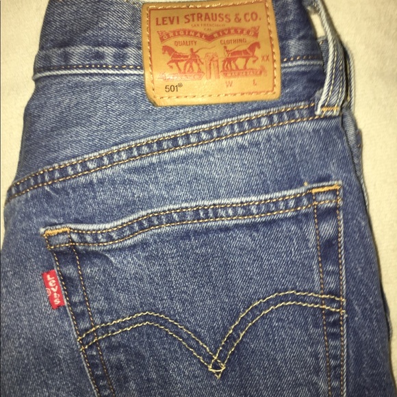 VINTAGE Levi mom jeans - Picture 2 of 3